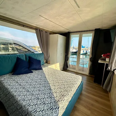 Houseboat Riviera Luxury 船屋 *