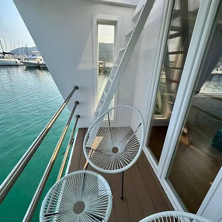 Bateau-hôtel Houseboat Riviera Luxury