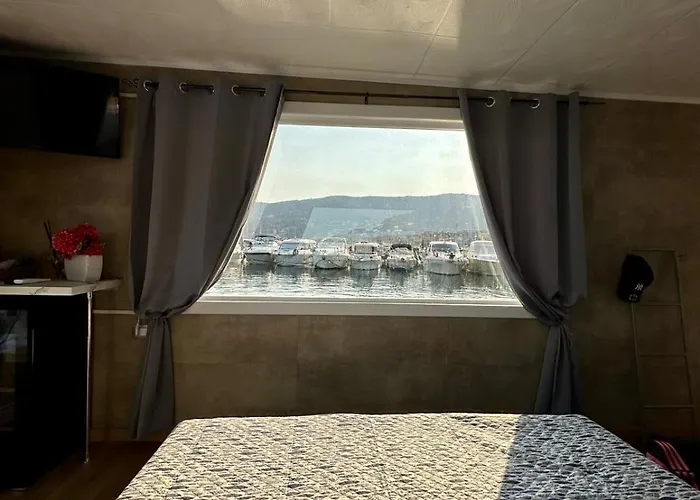 Hotel en barco Houseboat Riviera Luxury *