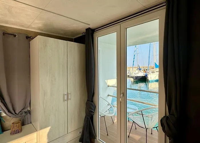 Houseboat Riviera Luxury Hotel en barco Marina dʼAndora