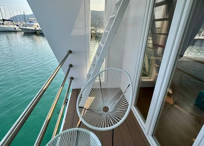 Hotel en barco Houseboat Riviera Luxury